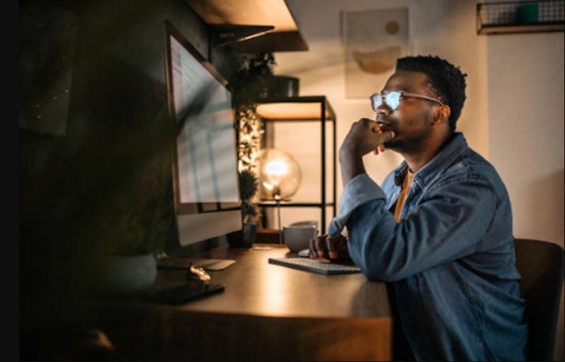 Why More Careers Are Being Built After Business Hours